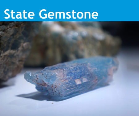An image of the Colorado State Gemstone, aquamarine.